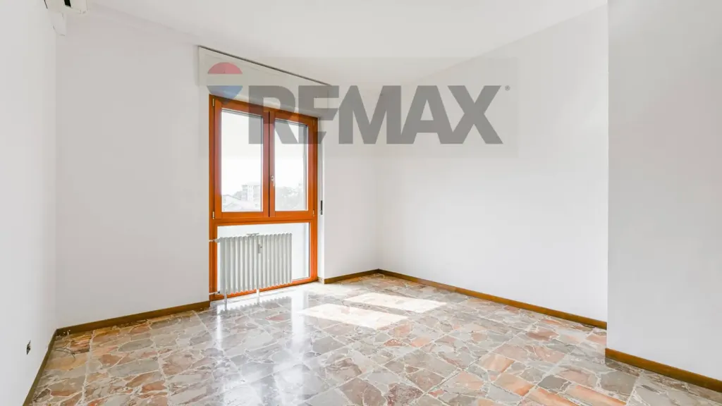 Toad - Bright Three-Bedroom with Park Views in Vedano al Lambro