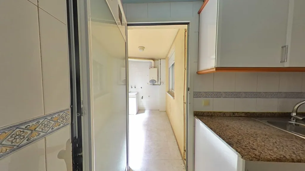 Kitchen - Family-orientated Flat near Blanes Centre