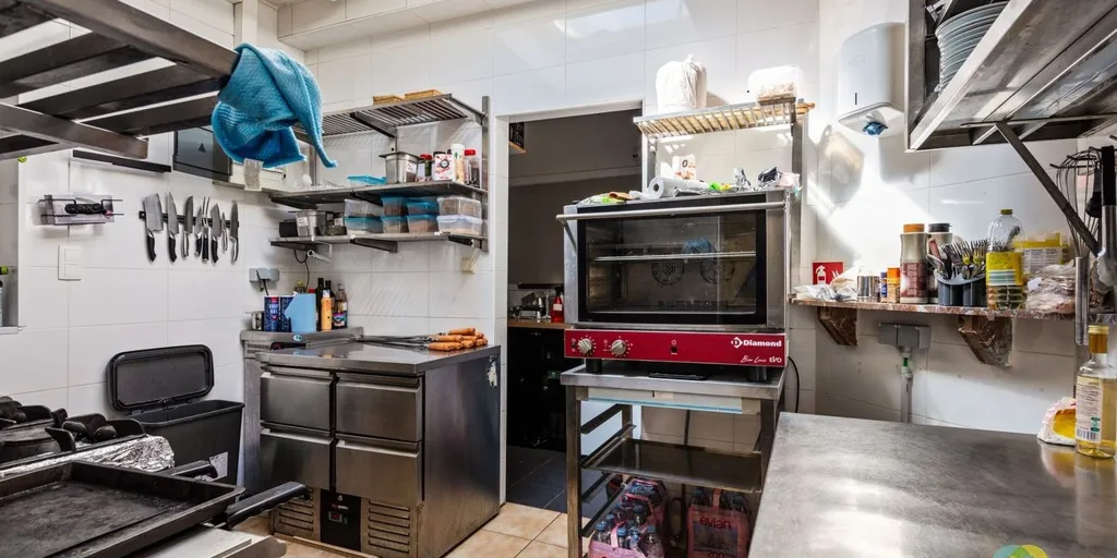 Cucina - Mixed-Use Property with Terrace in Vilvoorde