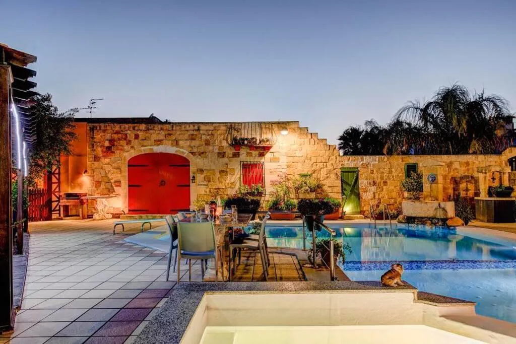 Pool - 4-bedroom house in Ibragg