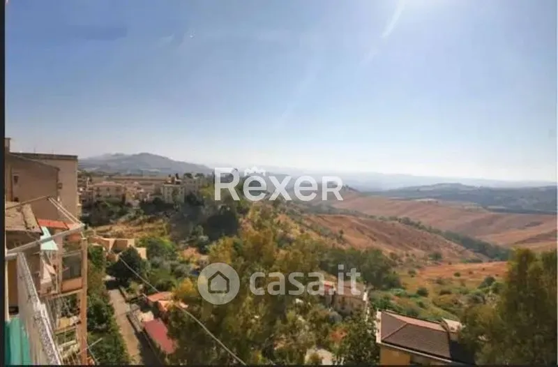 Balcon - Spacious Apartment with Balconies in Caltanissetta