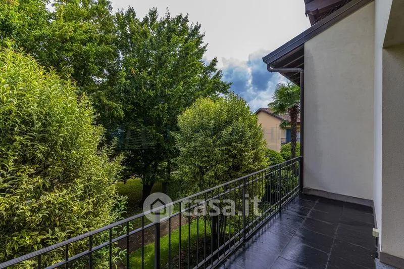 Balcone - Villa indipendente con piscina nel residence a Brembate di Sopra