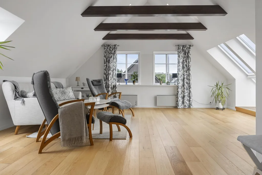 Elutuba - Corner Plot Villa with Garden in Västerdala