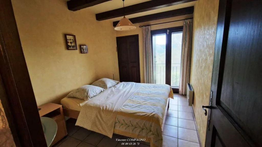 Chambres - Villa pied dans l'eau avec port privé près du lac d'Esparron