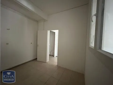 Toad - 2-Bedroom Apartment with Balcony in Carpentras