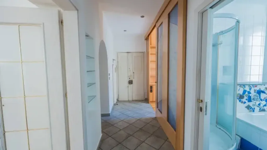 Salles de bain - Spacious Apartment with High Ceilings in Bolzano