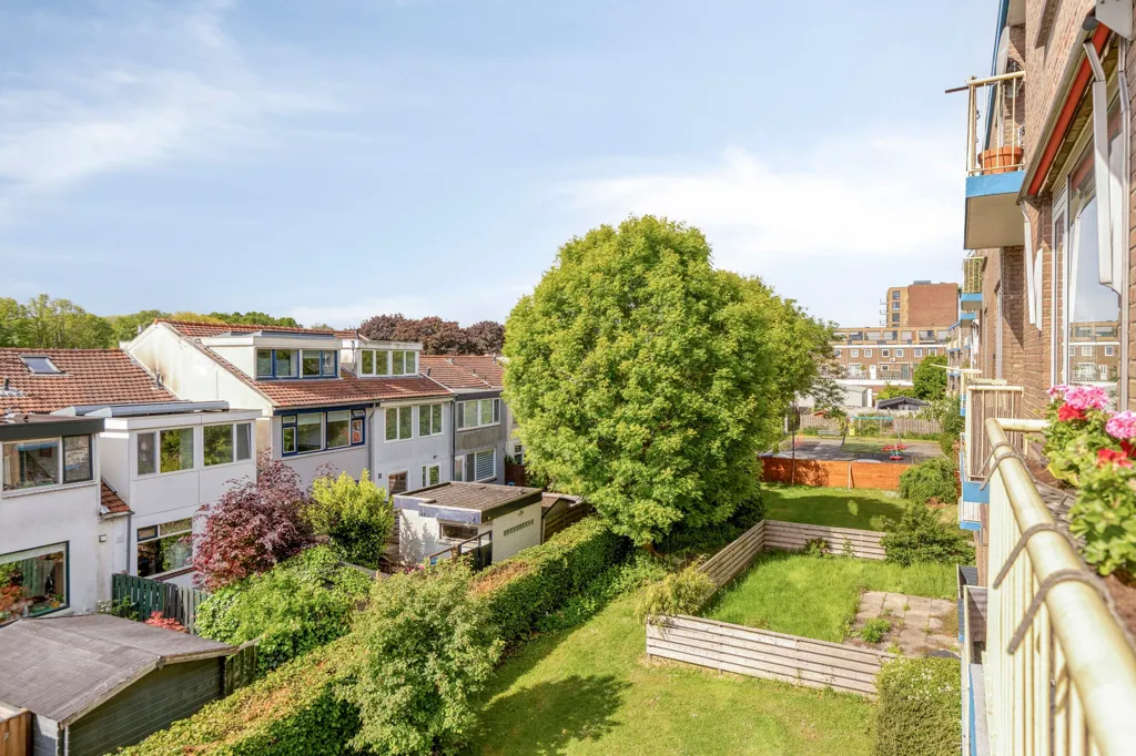 Jardin - Modern 3-Bedroom Flat with Balcony in Rotterdam
