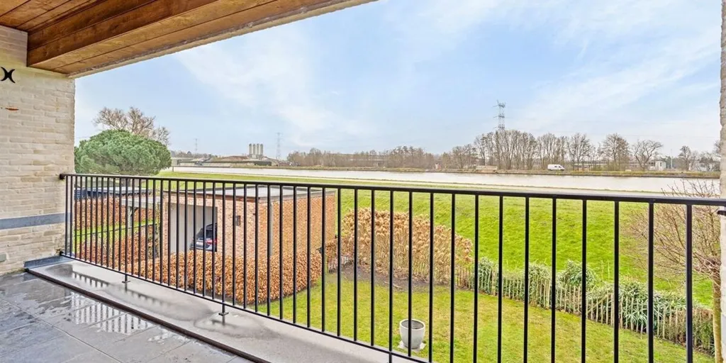 Balcon - Duplex avec Vue sur le Canal à Zandhoven