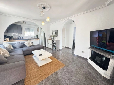 Living Room - House with Garden in Les