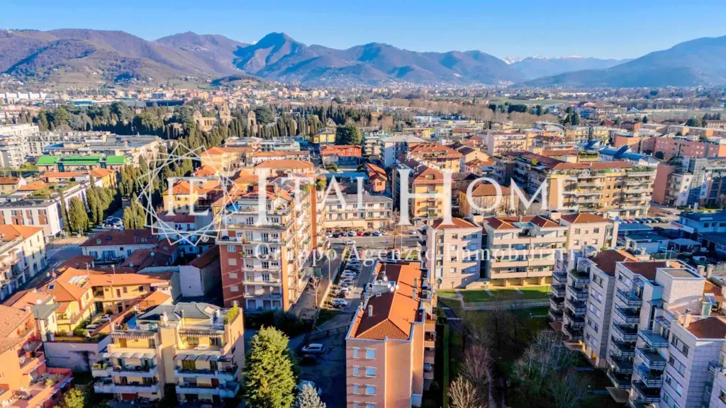 Bilocale with Terrace in Bergamo Centre