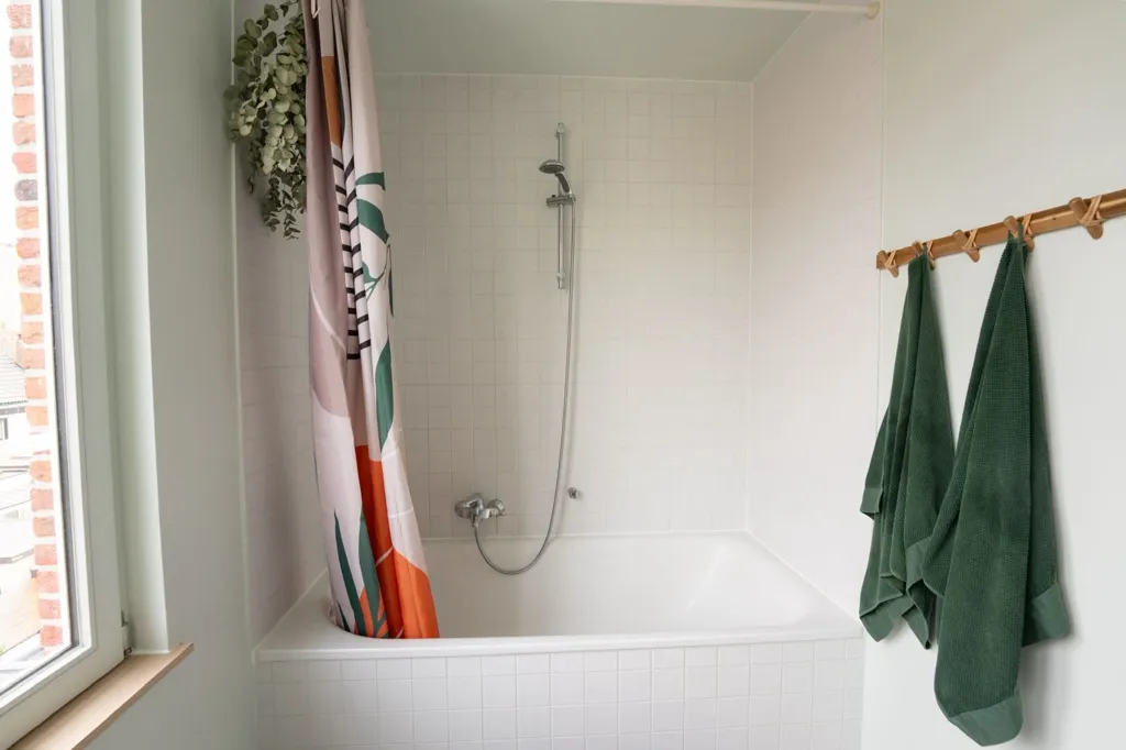 Salles de bain - Appartement Rénové avec Jardin Privé à Antwerpen