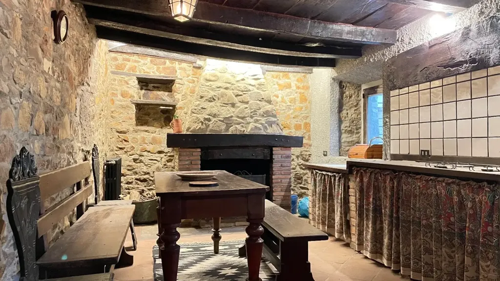 Cuisine - Restored Stone Villa with Terraces in Gropparello