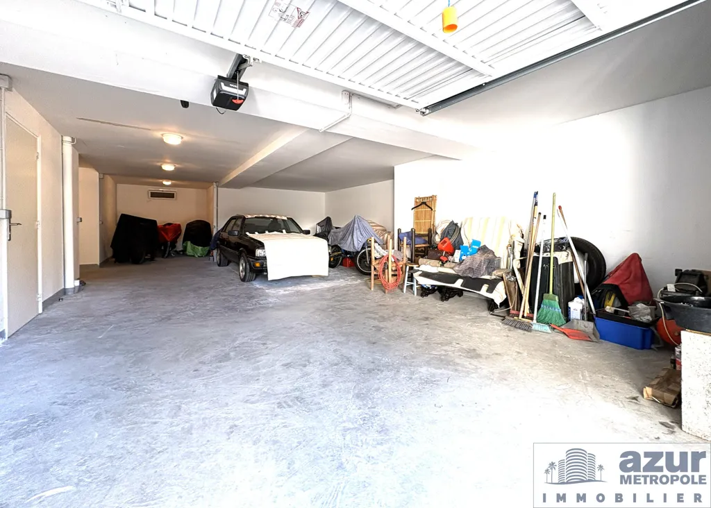 Garage - Villa de Luxe avec Vue Mer à Cimiez, Nice