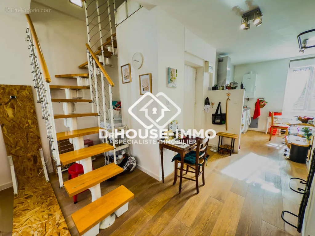Séjour - Duplex Lumineux avec 4 Chambres près du Centre de Périgueux