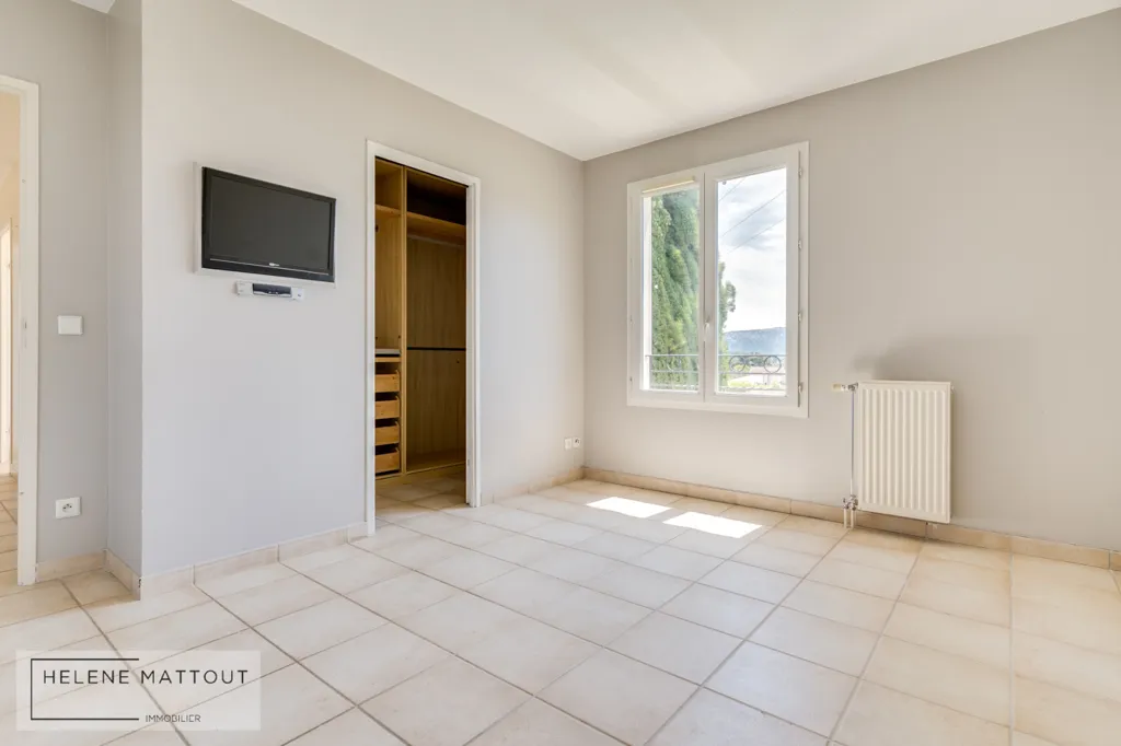 Maison 5 pièces à La valentine