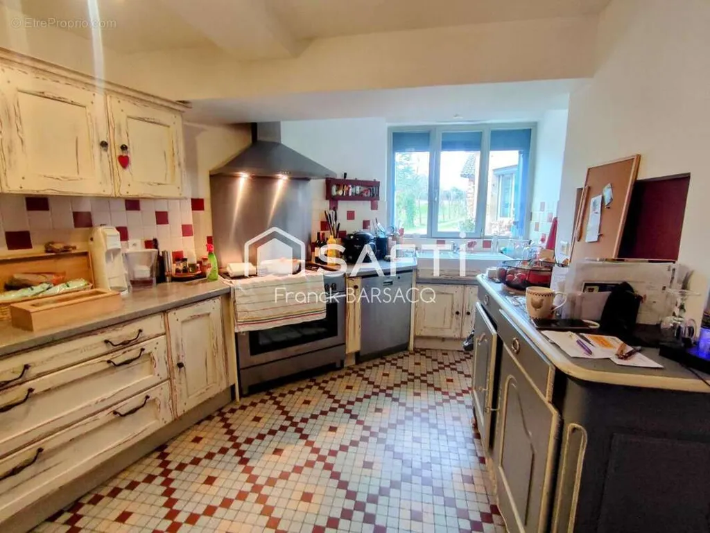 Kitchen - House with Pool in Estang