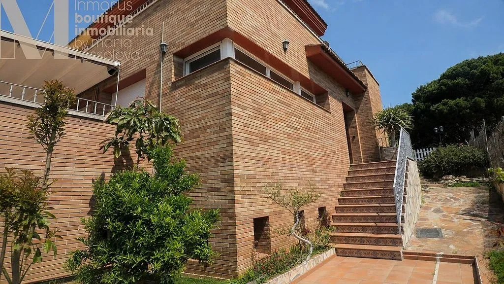 Välivaade - Chalet with Sea View and Pool in Calella