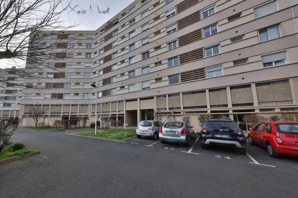 Extérieur - Appartement 3 Pièces avec Loggia au Centre de Mâcon