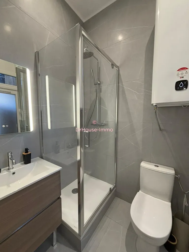 Salles de bain - Appartement Rénové avec Balcon dans Le Panier