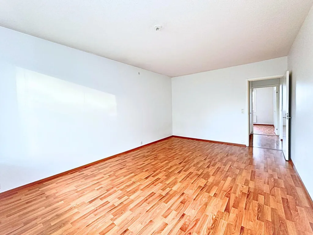 Toad - Spacious Two-Bedroom Flat with Balcony in Hervanta, Tampere
