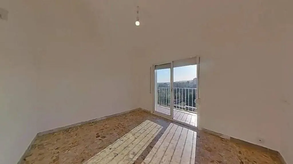 Pièces - Apartment with Balcony and Lift in Les Planes