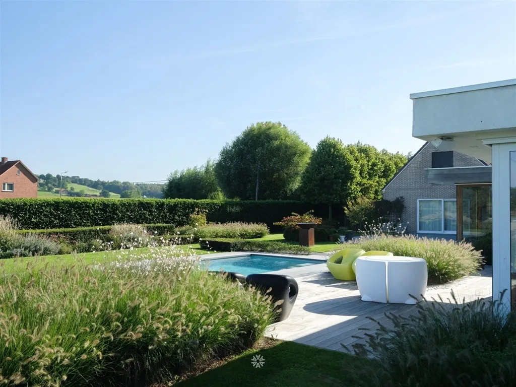 Piscine - Villa avec Vue Panoramique dans le Pays des Collines