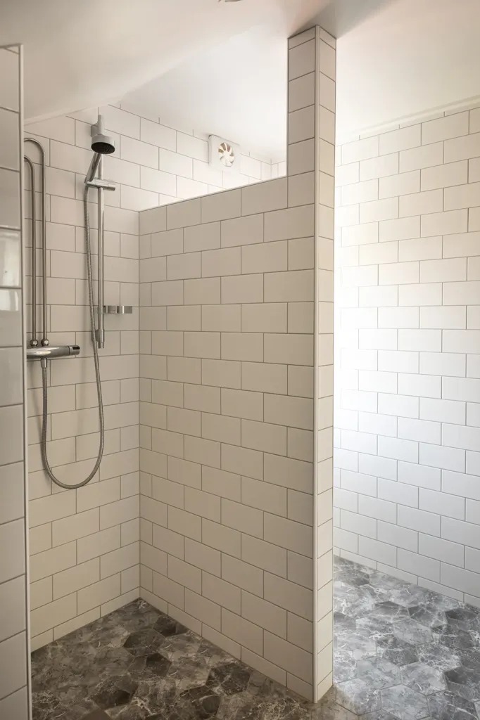 Bathrooms - Holiday Home with Sea View in Norrtälje
