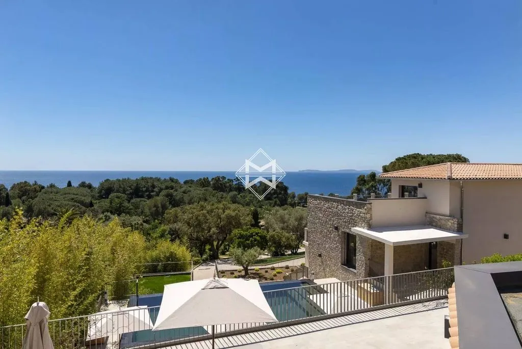 Piscine - Maison de Luxe avec Vue Panoramique à La Croix-Valmer