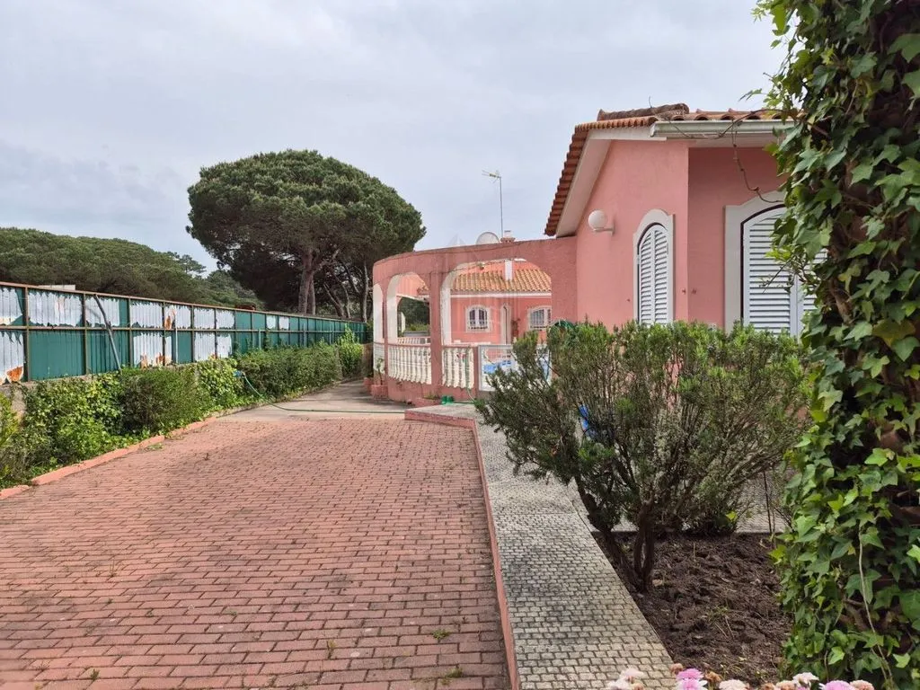 Exterior - Luxury House with Pool in Sintra