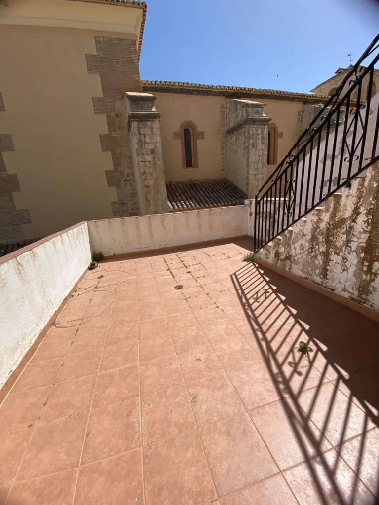 Terrass - House for Renovation with Terrace in Vélez-Blanco