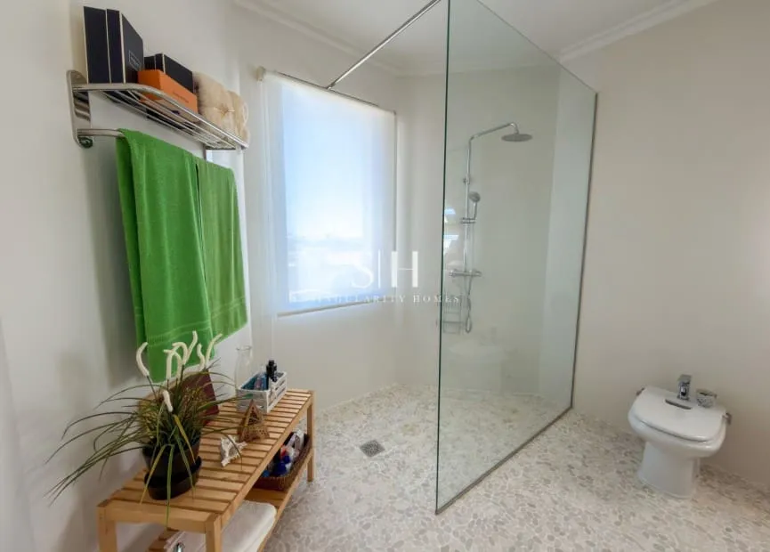 Bathrooms - Contemporary Villa with Private Pool in San Fulgencio