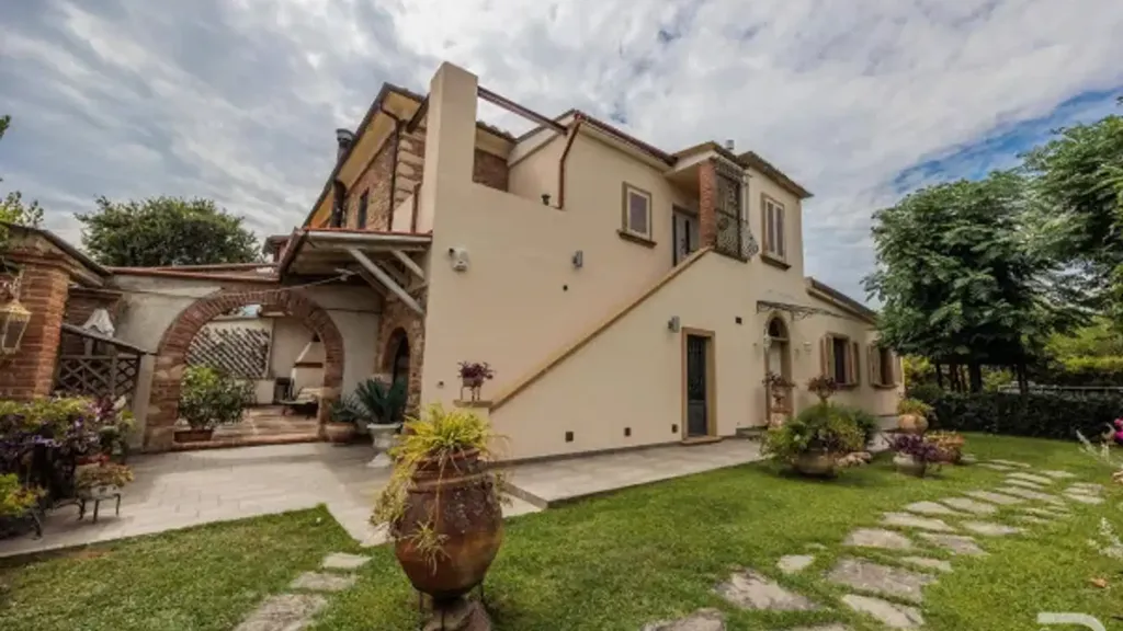 Välivaade - Rustic Villa with Solar Panels in Rosignano Marittimo