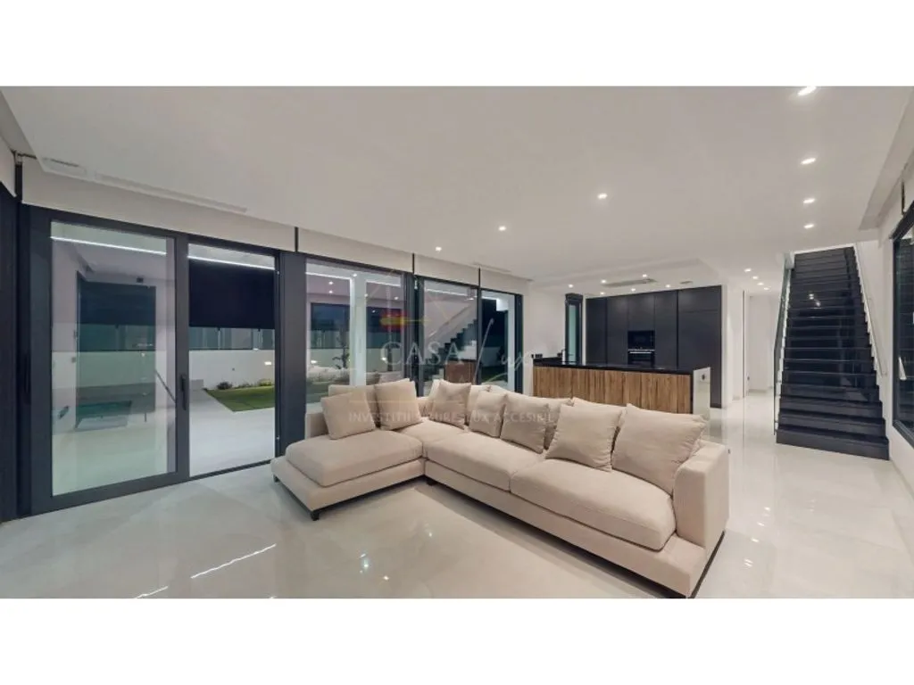 Luxury Villa with Infinity Pool in Finestrat