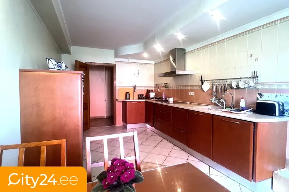 Cuisine - Two-Storey House with Garden in Daugavgrīva