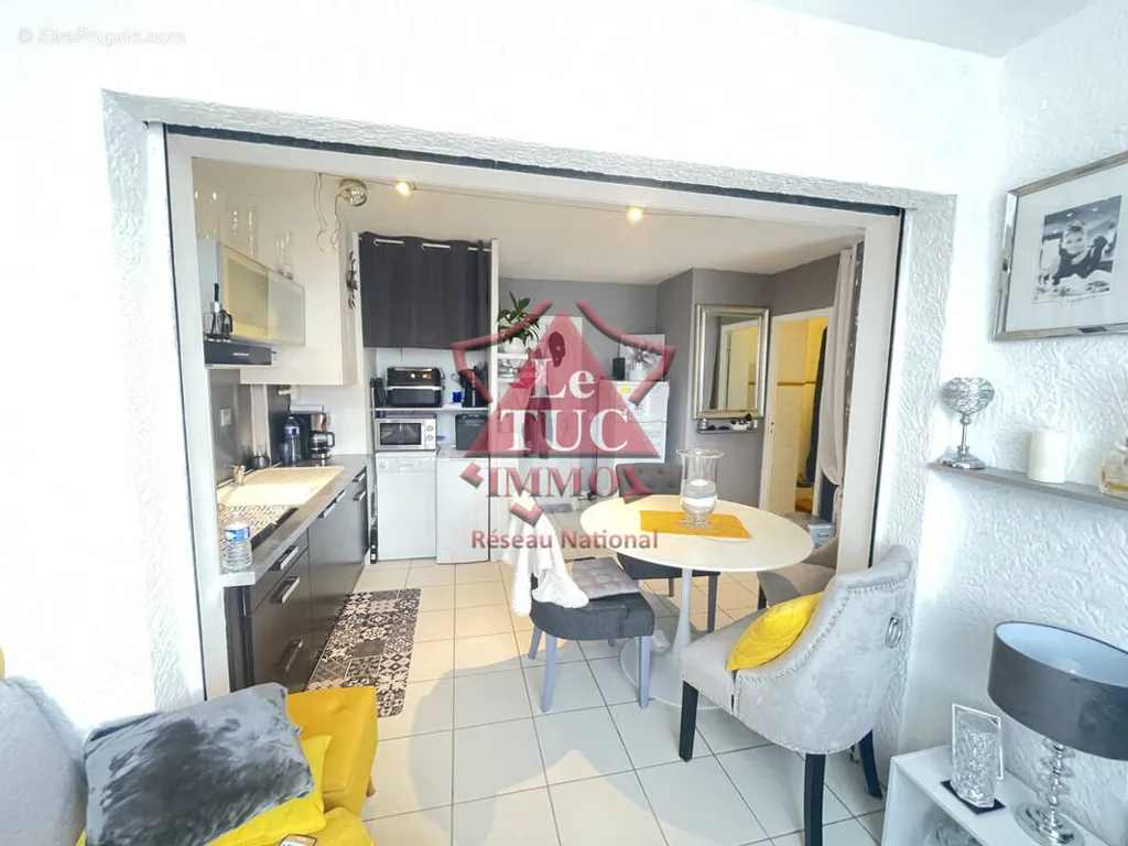 Cuisine - Studio avec Parking dans Résidence Gardée près du Centre