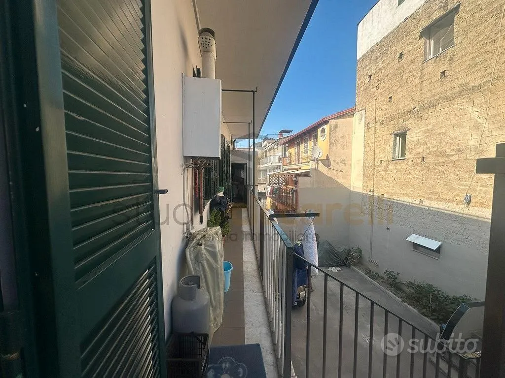 Balcon - Apartment in Courtyard, Central Giugliano