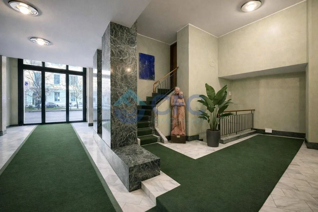 Hallway - Luxury Apartment in Historic Milan Centre