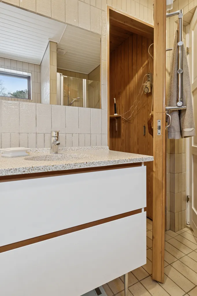 Salles de bain - Well-Maintained Villa with Garden in Herlev
