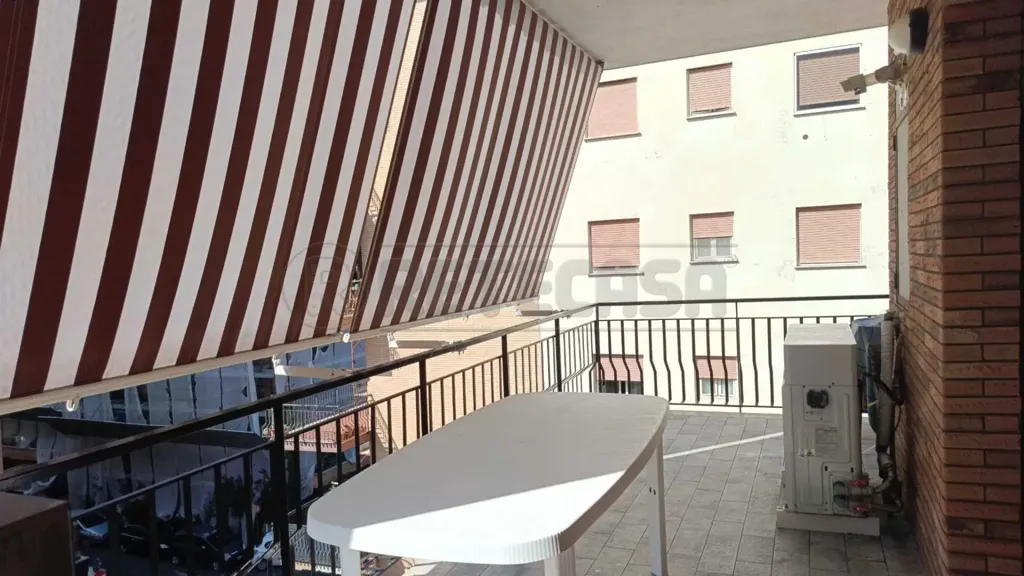 Balcon - Rear-Facing Apartment with Terrace in Ladispoli