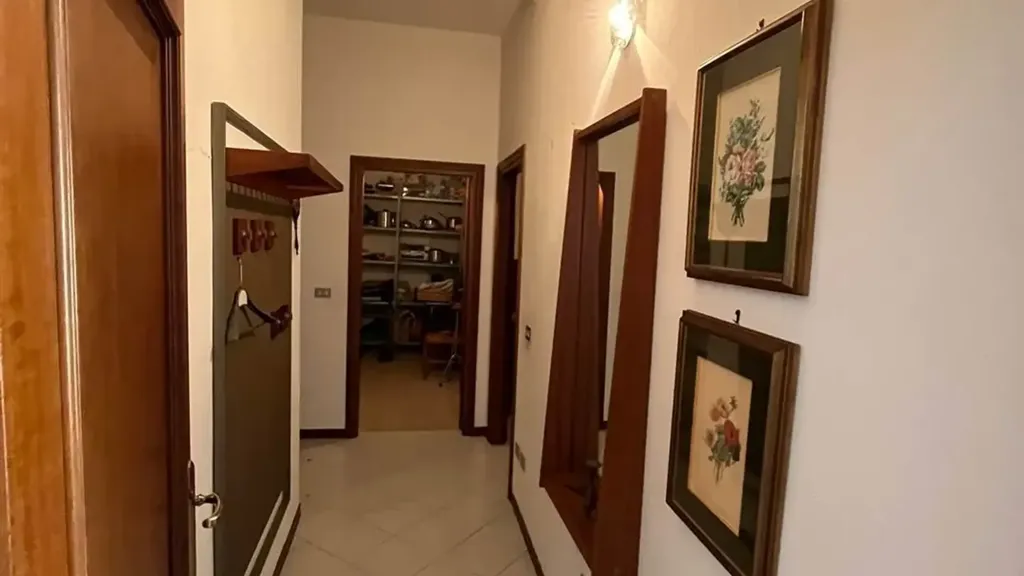 Ingresso - Spacious Apartment in Piazza, Suzzara