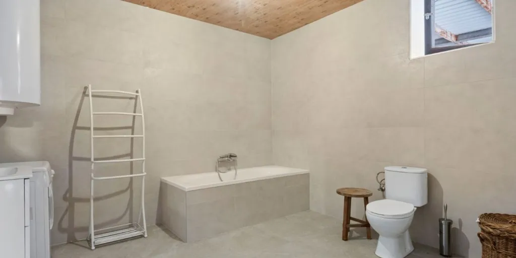Salles de bain - Maison à Renover avec Jardin à Haaltert