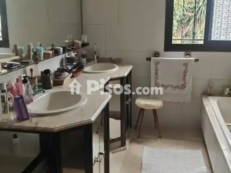 Bathrooms - Chalet with Pool on Carretera de San Antonio