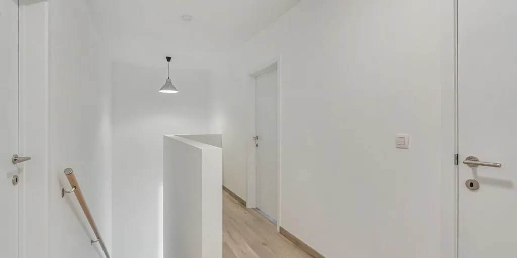 Esik - Modern Open-Plan House in Heukelom