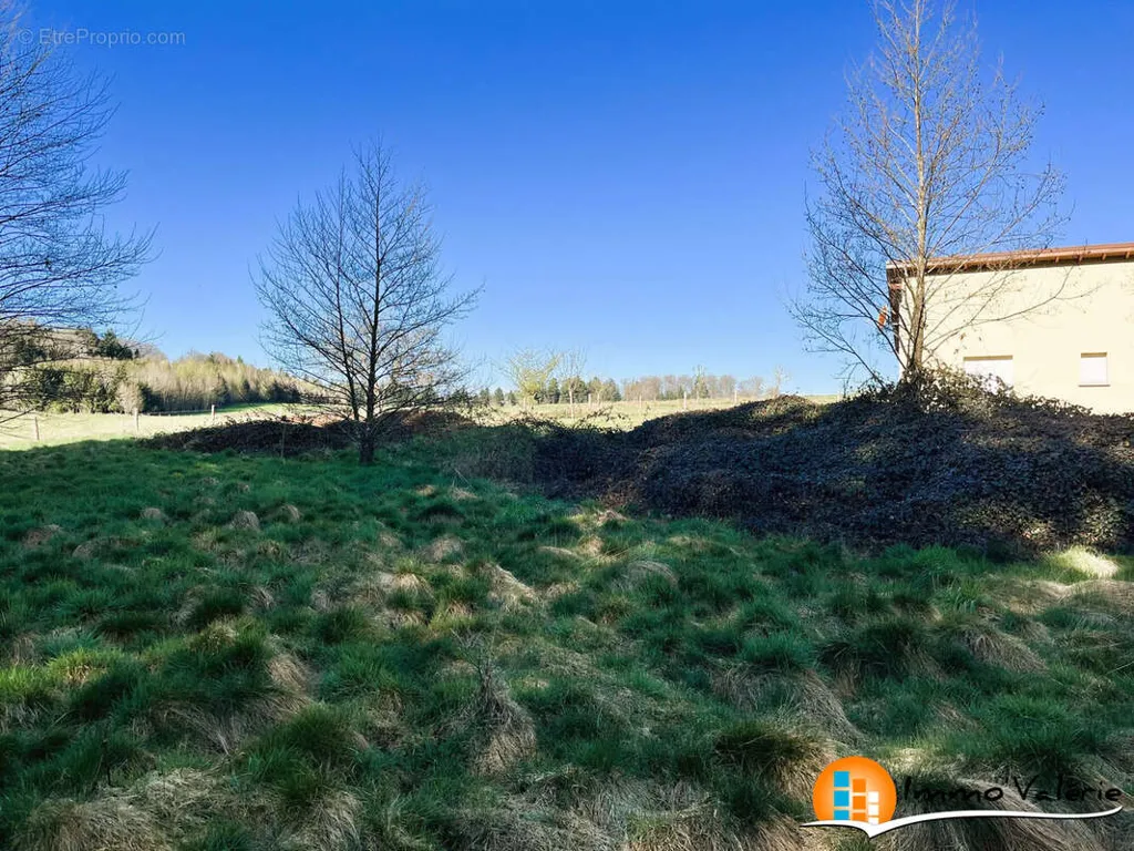 Giardino - Flat Terrain with Constructible Area in Vimenil