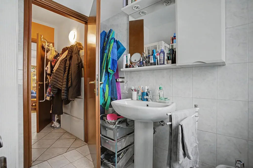 Salles de bain - Two-Level Apartment with Garden in Verona