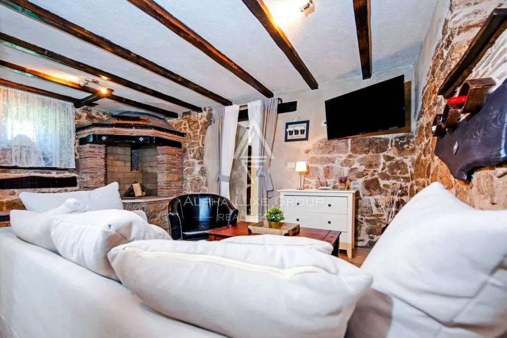 Elutuba - Rustic Villa with Private Pool in Pićan