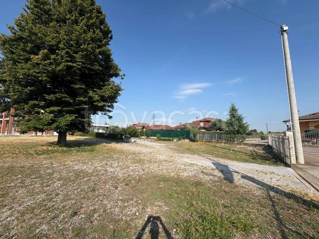 Jardin - Bifamiliar Villa with Commercial Space in Fossano