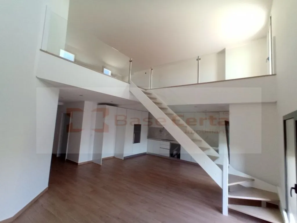 Toad - Luxury Duplex Flat with Open Space in Seixal
