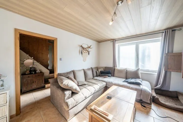 3 magamistoaga maja asukohas Paliseul, opont