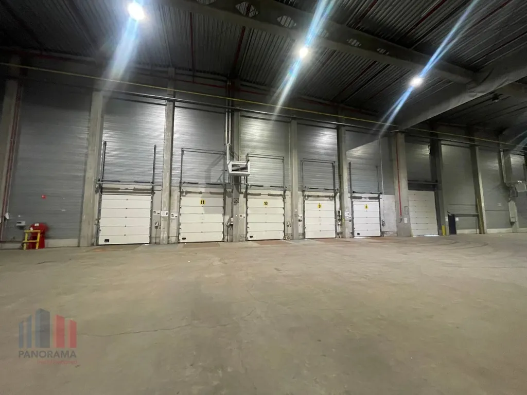 Garage - Magasin Logistique avec 5 Laadkades à Oostende